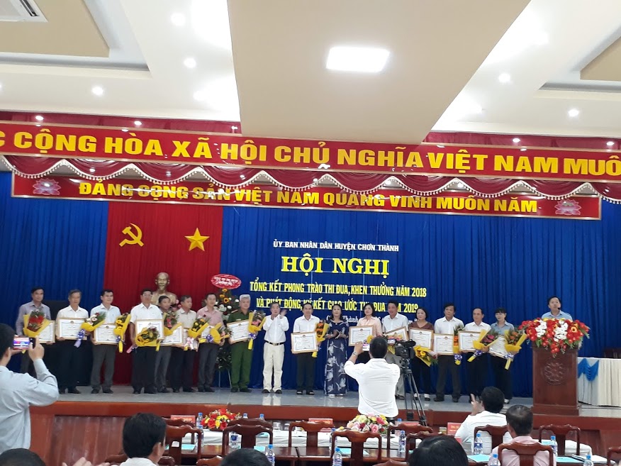 Chơn Thành tổ chức HNTK công tác thi đua, khen thưởng năm 2018, phát động phong trào thi đua năm 2019