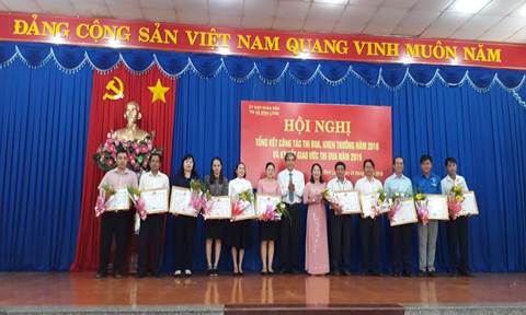 Bình Long đã tổ chức HNTK công tác thi đua, khen thưởng năm 2018, phát động phong trào thi đua năm 2019