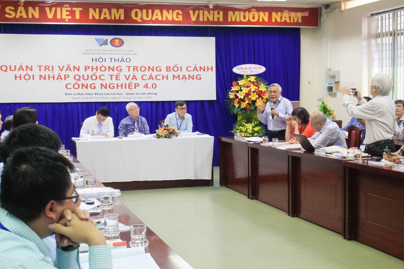 HỘI THẢO KHOA HỌC “QUẢN TRỊ VĂN PHÒNG TRONG BỐI CẢNH HỘI NHẬP QUỐC TẾ VÀ CÁCH MẠNG CÔNG NGHIỆP 4.0”